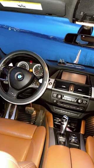 BMW X6 M-thumb