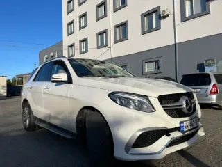 MERCEDES-BENZ GLE 400-thumb