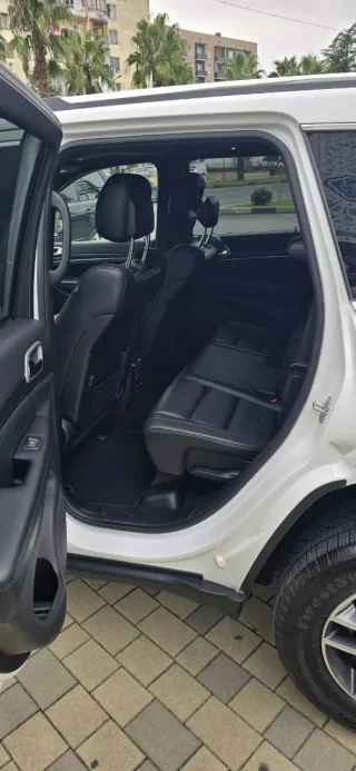 JEEP Grand Cherokee-thumb