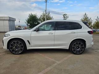 BMW X5 M-thumb