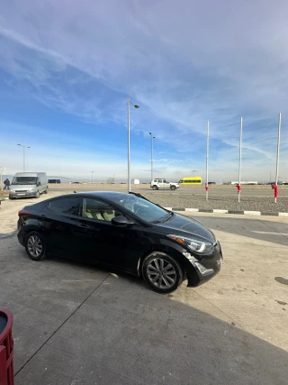 HYUNDAI Elantra-thumb