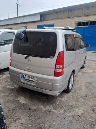 NISSAN Serena-thumb