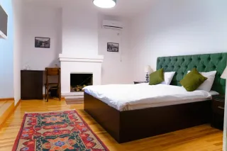 Biblioteka Hotel Rustaveli