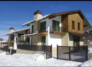 ბროლის ქალაქის სახლი ვილა