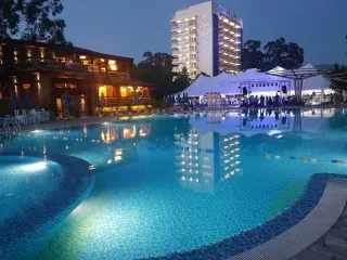Dreamland Oasis 9 ჩაქვი