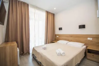 ეფ პალასი შეკვეთილი