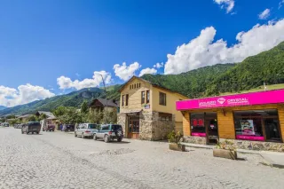 ეკა და ნინო სასტუმრო სახლი