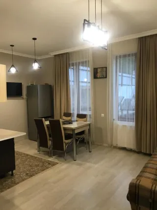 მეგობრული სახლი