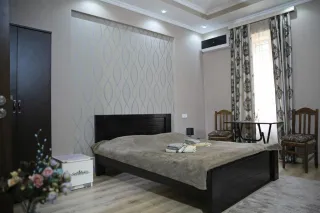 სასტუმრო სახლი ლამაზი თბილისი ხიდისთავის ქუჩაზე