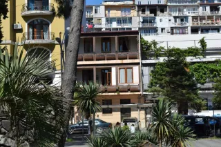 სასტუმრო სახლის ცენტრალური პარკი