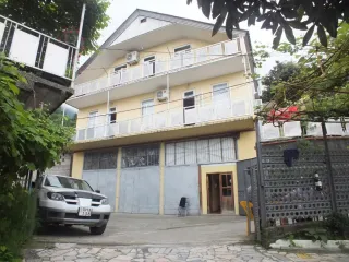 სასტუმრო სახლი ლაზური