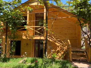 სასტუმრო სახლი ოქროპილაური