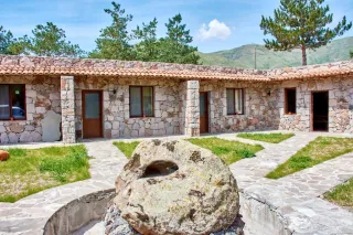 სასტუმრო სახლი ტირები