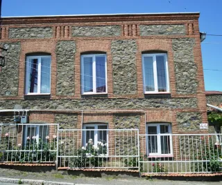 საოჯახო სასტუმრო ლილია და ღვინის გამყიდველი