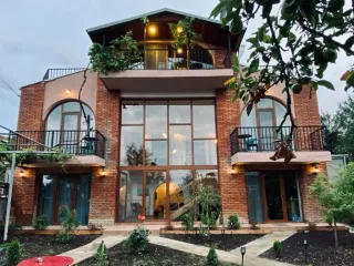 ჰესტია - სასტუმრო, ღვინო და ხედი