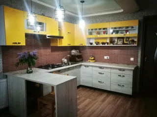 სახლი აუზით