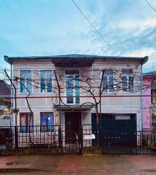 კოლომონის მდიდრული ვილა