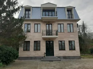 ლაშას სასტუმრო სახლი