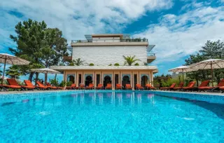 ძვირადღირებული ბინა Dreamland Oasis- ში