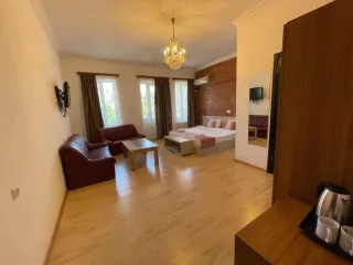 მეიდანი INN