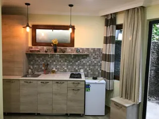 ბინა წმინდა ნინოზე 5