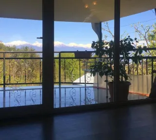 ნინოს ვერანდის ბინა