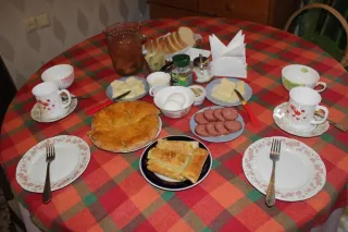 ნუნუას საწოლი და საუზმე