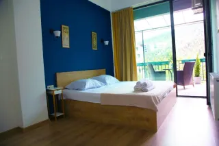 ძველი ქალაქის ბინები ტერასით