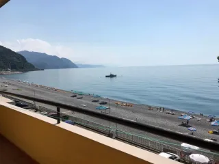 პირველი სასტუმროს სახლი