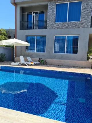 რეზი-დენცია