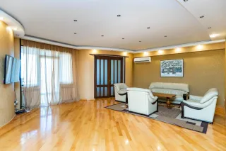 სპორტის სასახლის ბინა