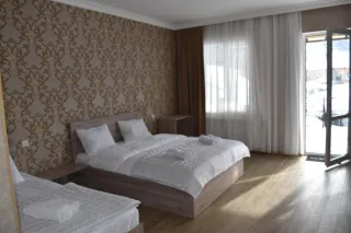 მოგზაური ყაზბეგის სასტუმრო სახლი