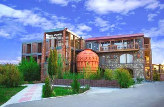 ტყუპების ღვინის სახლი