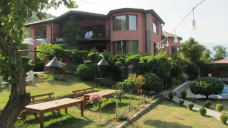 ვილა ანანური