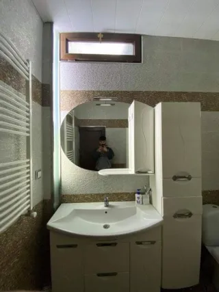 რეზისთან