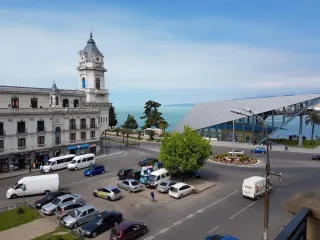 ბინა ზღვიდან 2 წუთის სავალზე