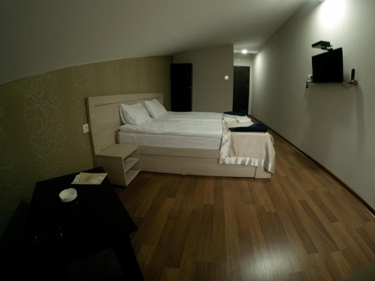 სასტუმრო იმპერია - Photo 31