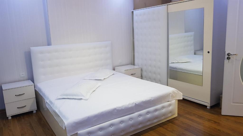 იალჩინი სახლში