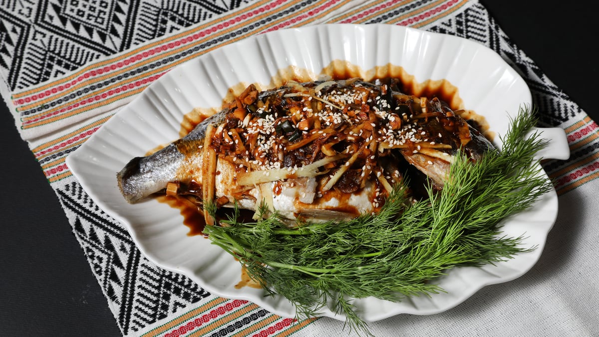 Whole steamed fish with soy sauce - Photo 37