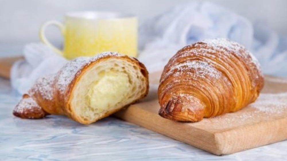 Croissant with custard - Photo 15