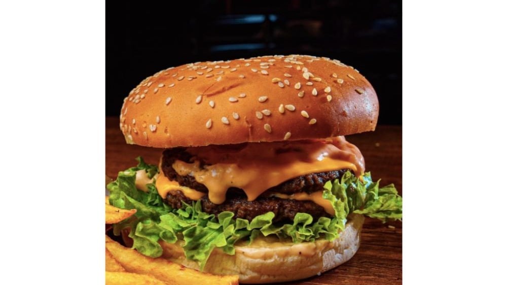 Double Cheeseburger - Photo 1