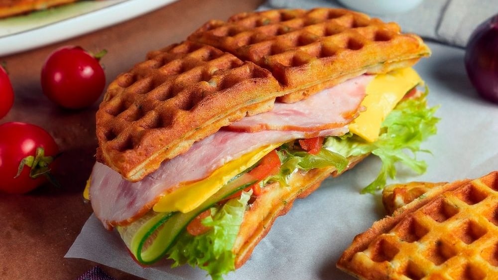 Waffle sandwich with ham and cheese - Photo 28