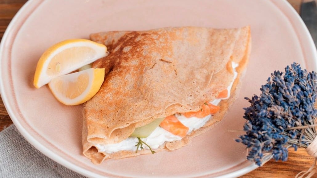 Crepes with salmon and cream cheese - Photo 34