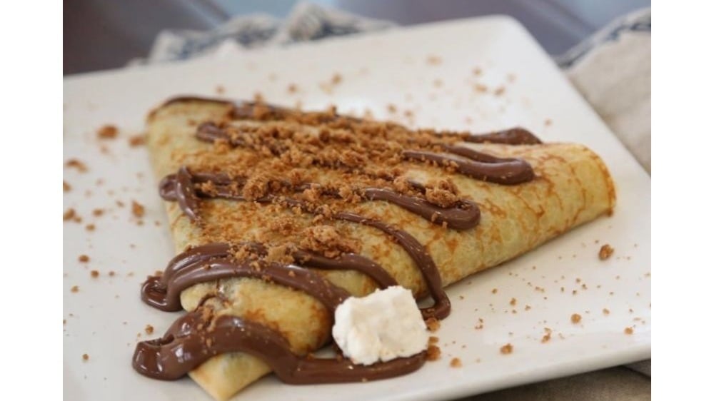 Crepe with banana and with nutella - Photo 62