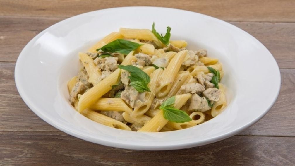 Penne with chicken and mushroom sauce - Photo 58