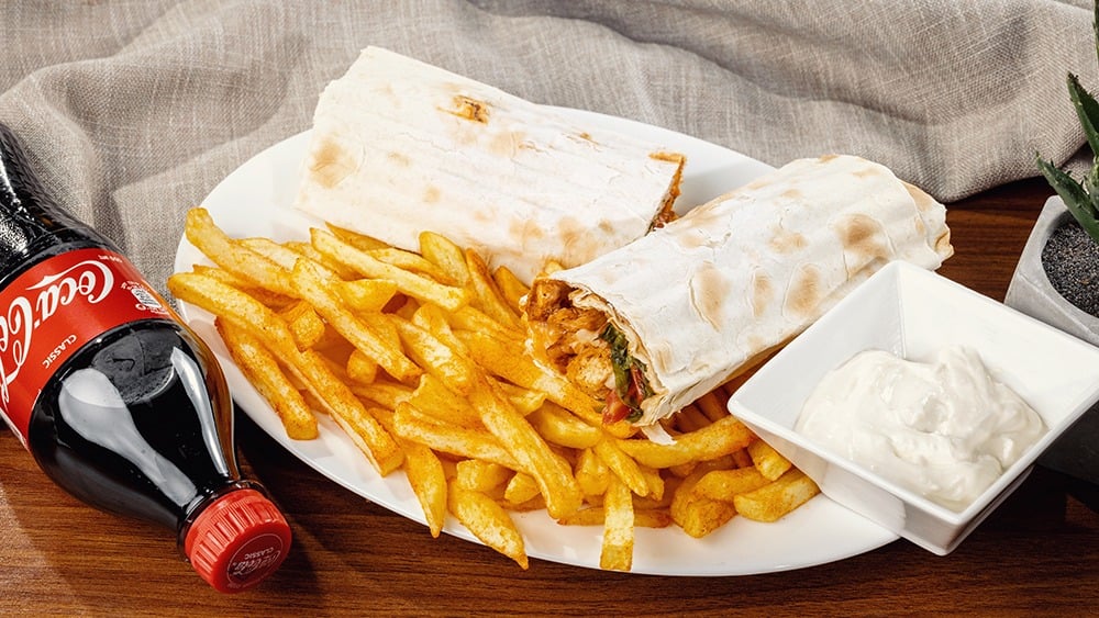 Chicken shawarma combo with garlic sauce - Photo 0