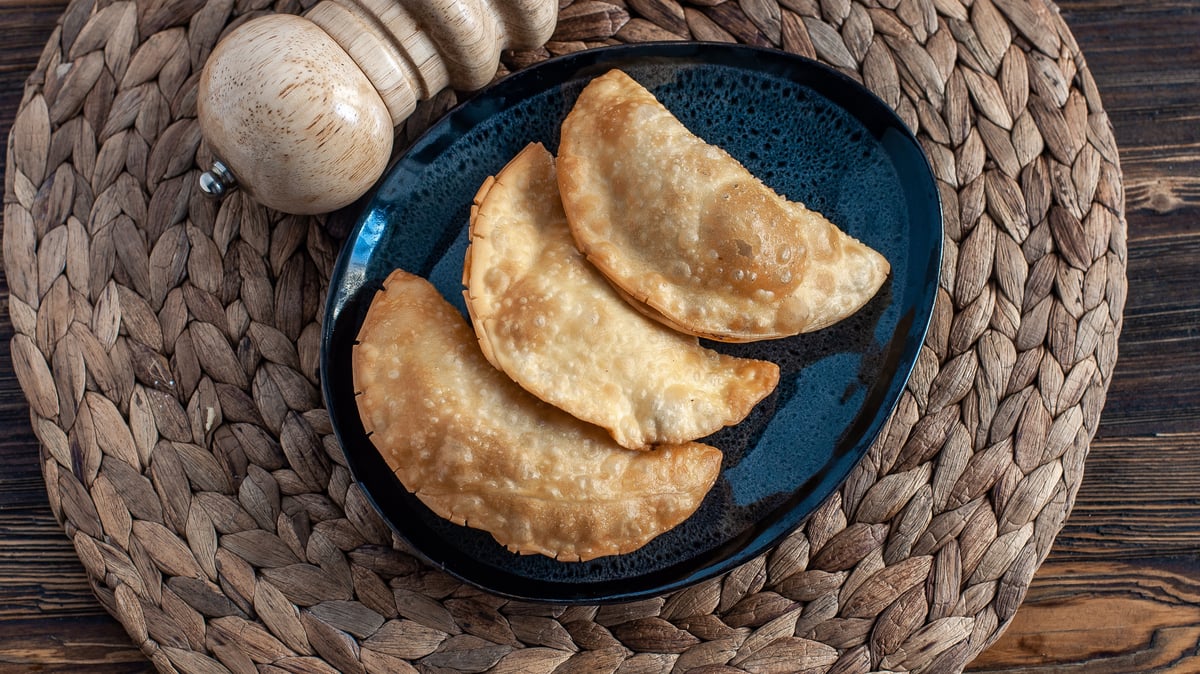 Mini Georgian Cheburek with Meat 3pcs - Photo 10