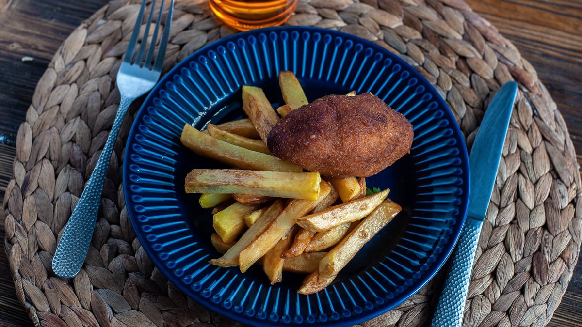 Kiev Cutlet with French Fries - Photo 14