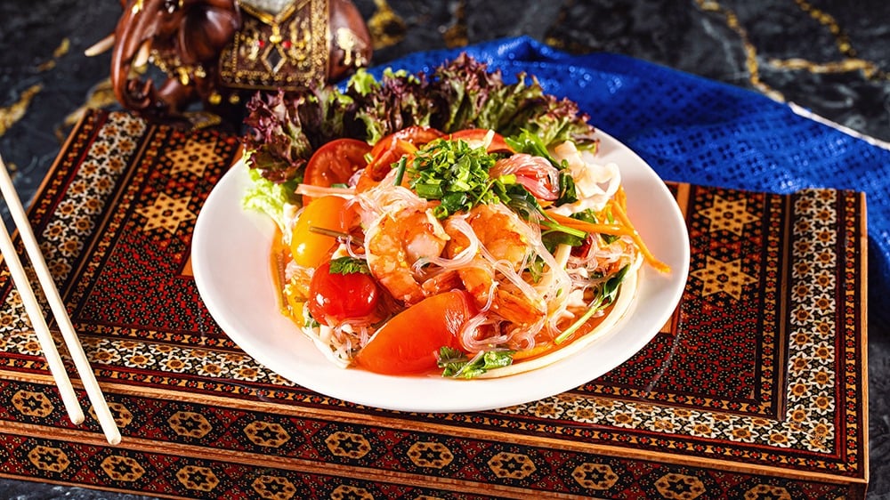 Som Tam Spicy Thai Salad with Cucumber or Carrot