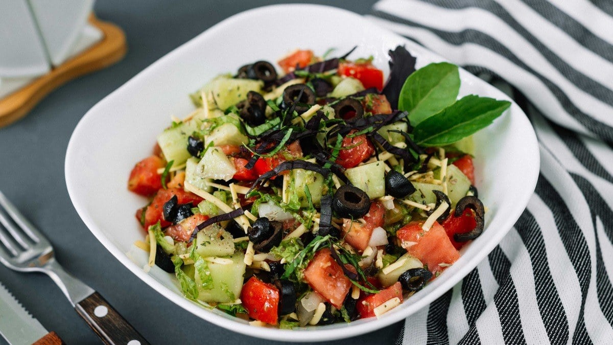 Vegan Greek Salad - Photo 2